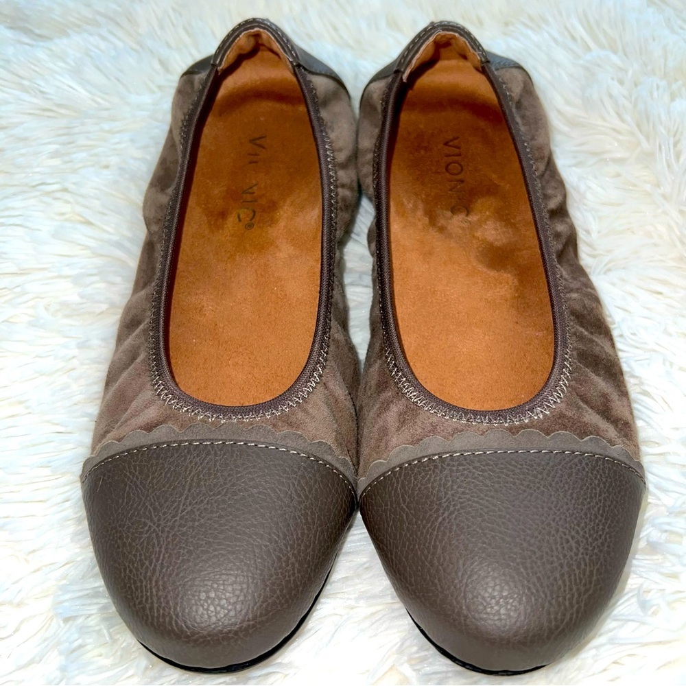 Vionic Women's Prim Tina Cap Toe Ballet Brown Suede Flats - size 7.5